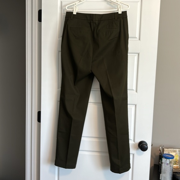 NWOT Talbot’s straight leg chino in olive.  Size 8. - Picture 2 of 2
